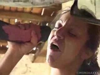 Amateur Girl's Jaw-Dropping Stunt: Deepthroat Horse Cum!